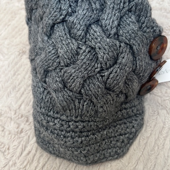 J. Crew wool blend grey cable knit winter hat, bibbed button detail, NWT - Picture 14 of 16
